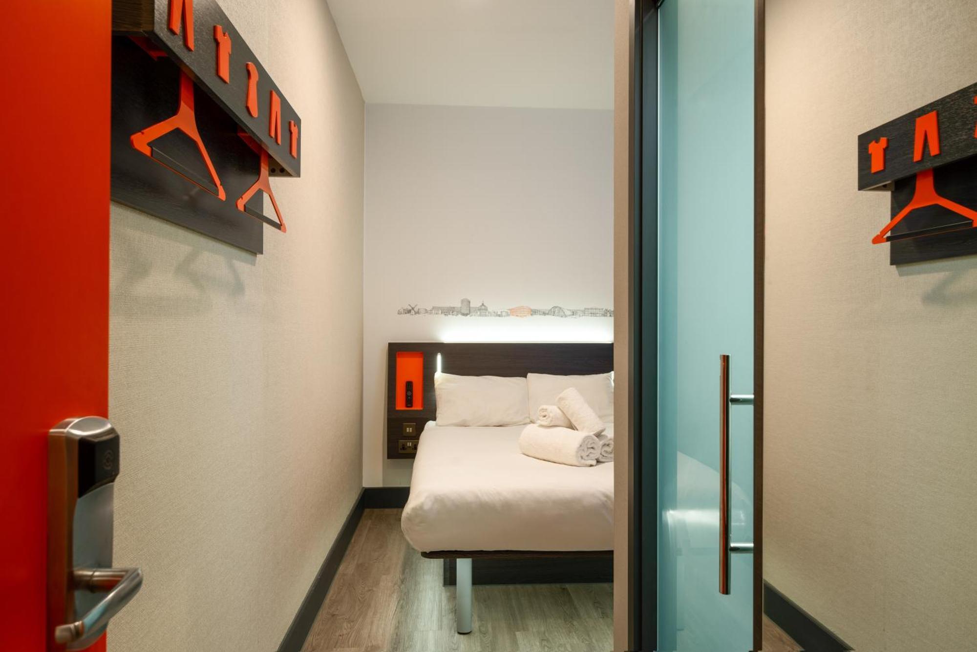 Easyhotel Milton Keynes Esterno foto