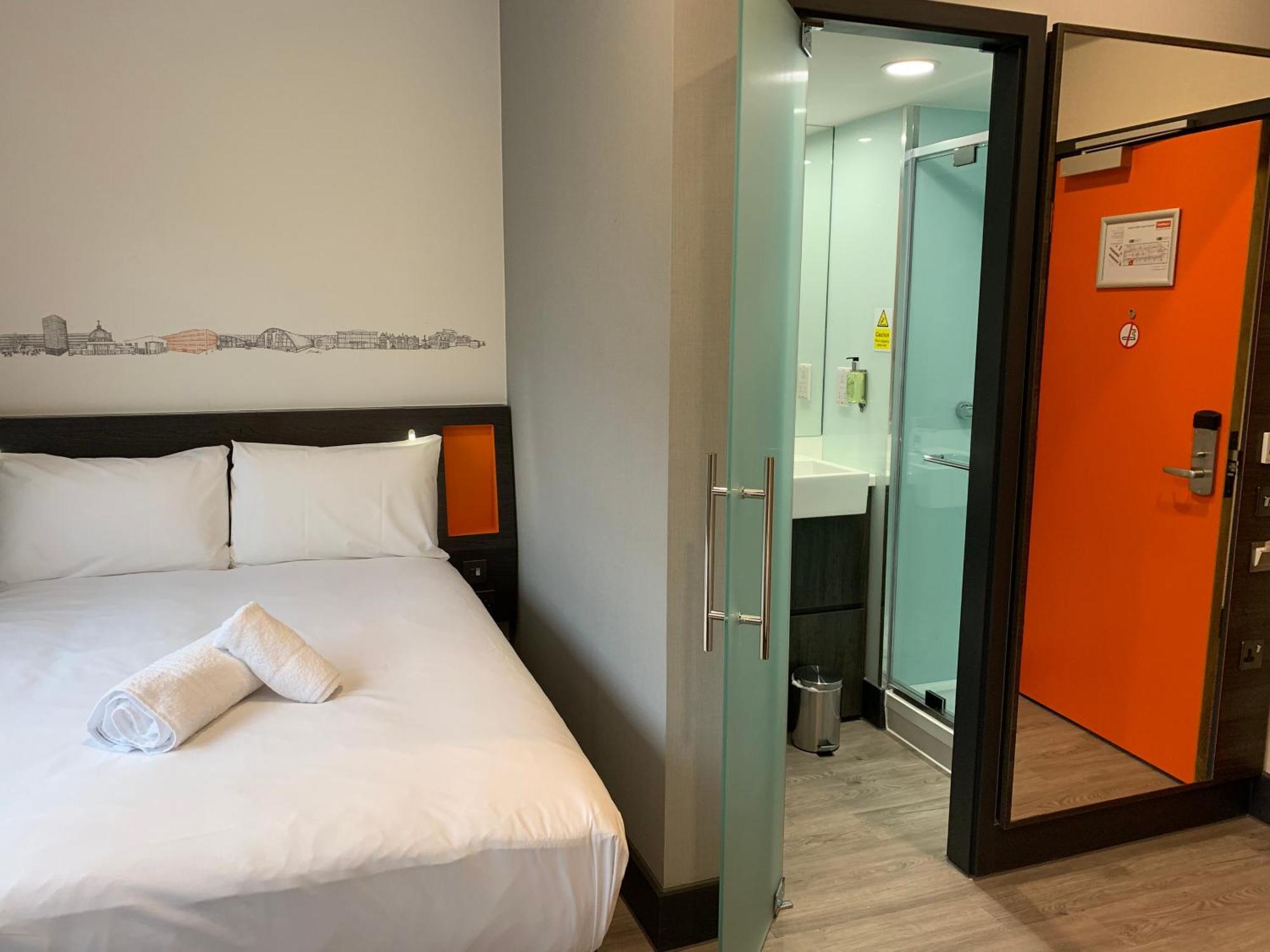 Easyhotel Milton Keynes Esterno foto