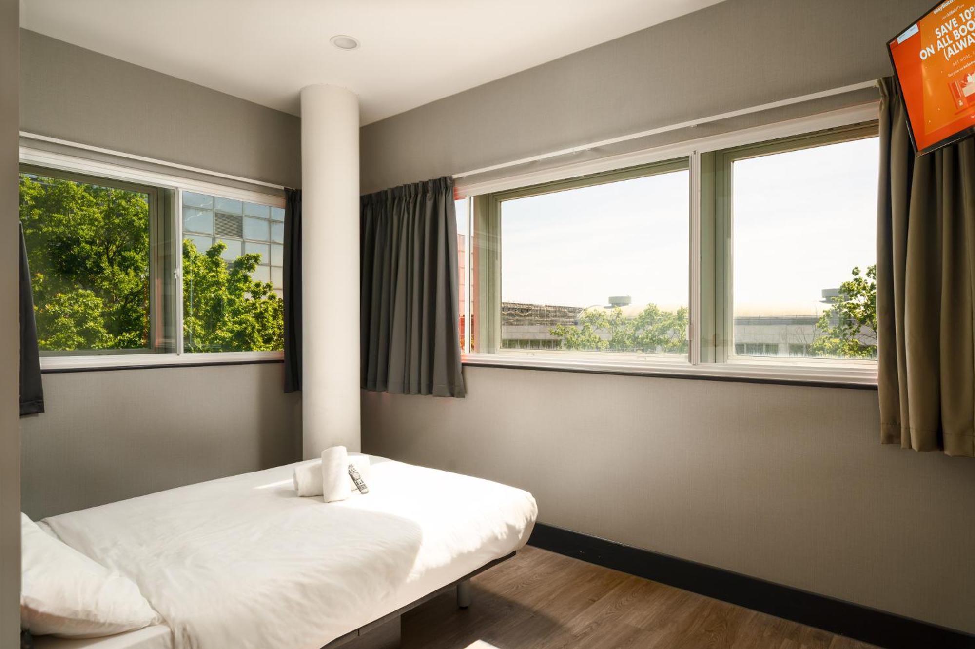 Easyhotel Milton Keynes Esterno foto
