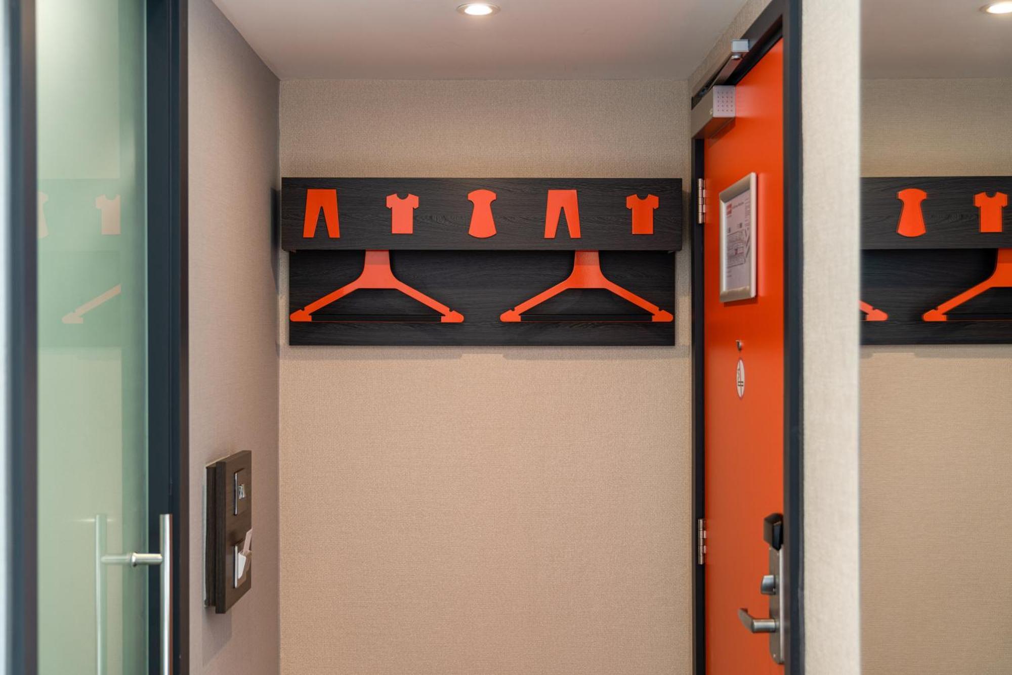 Easyhotel Milton Keynes Esterno foto