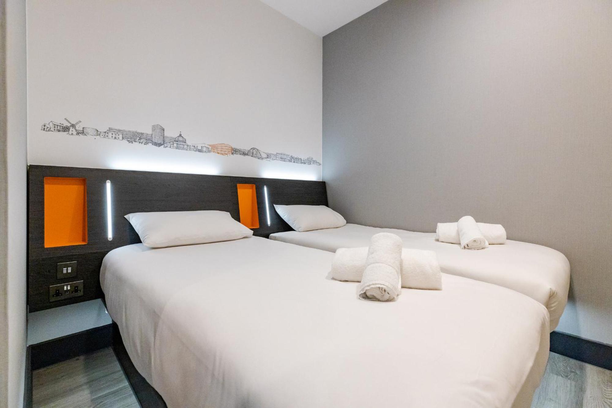 Easyhotel Milton Keynes Esterno foto