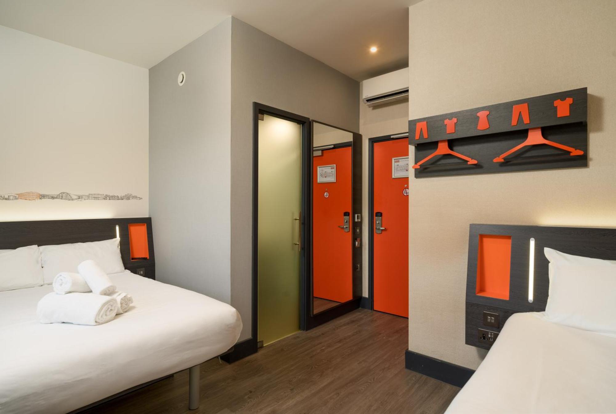 Easyhotel Milton Keynes Esterno foto