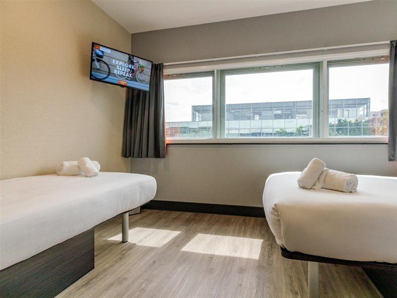 Easyhotel Milton Keynes Esterno foto